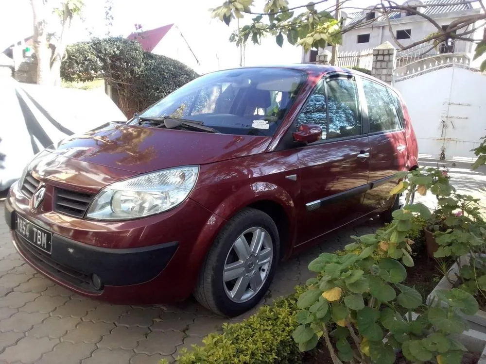 Location Renault Scenic  (5 Places  pour une journée)