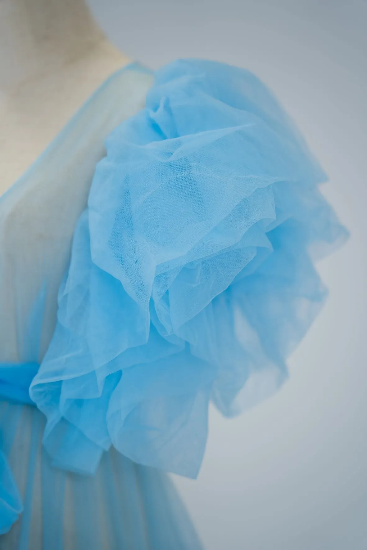 Maternity Photoshoot Dresses - Blue Tulle Robe - Jasmine