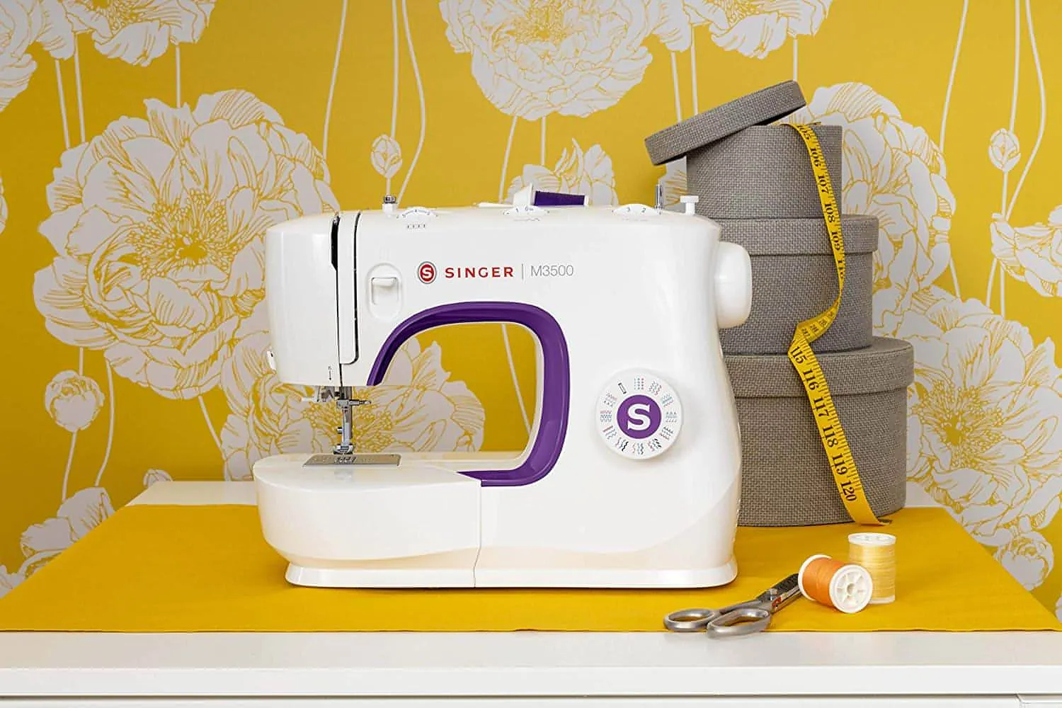 Singer M35 - Ultimate Spec 32 stitch patterns, 1 step buttonhole, Heavy duty metal frame - Ex Display